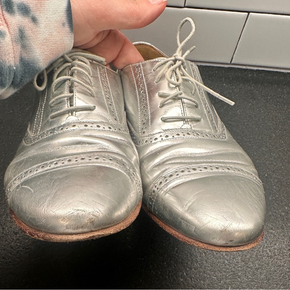 JCrew Women's Silver Oxford Shoes - Picture 4 of 7